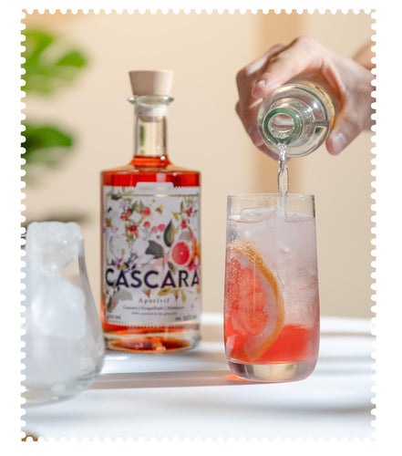 Gin Tonic LACASCARA Tonic mit smashed Himbeeren